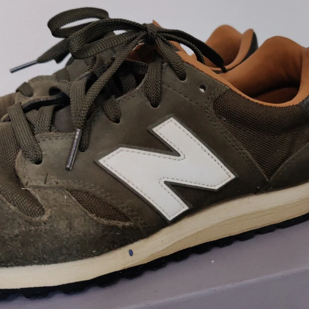 New Balance 520 in the Military Dark Triumph/Brown Sugar colorway. - Picture 10 of 13